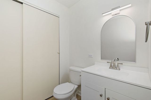 4602 W Northfox Lane 7, Mchenry, IL 60050