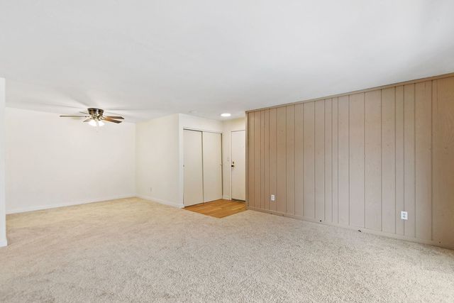 4602 W Northfox Lane 7, Mchenry, IL 60050