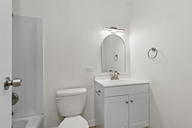 4602 W Northfox Lane 7, Mchenry, IL 60050