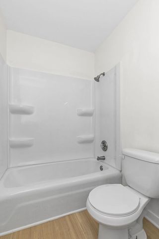 4602 W Northfox Lane 7, Mchenry, IL 60050