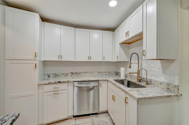 270 DRAGON ROAD, Venice, FL 34293