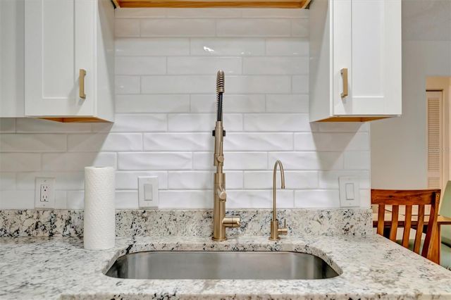 270 DRAGON ROAD, Venice, FL 34293