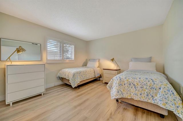 270 DRAGON ROAD, Venice, FL 34293