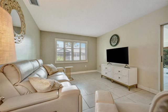 270 DRAGON ROAD, Venice, FL 34293