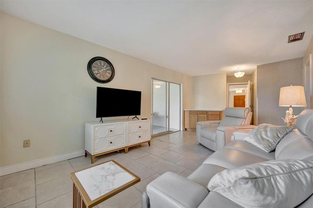 270 DRAGON ROAD, Venice, FL 34293