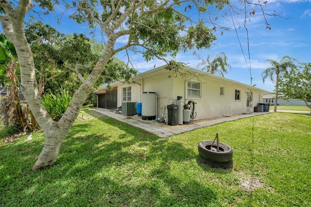 270 DRAGON ROAD, Venice, FL 34293