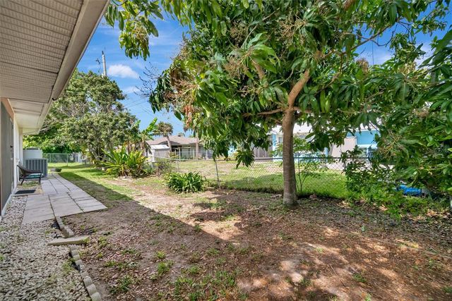 270 DRAGON ROAD, Venice, FL 34293