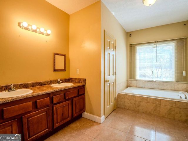 4050 Old Fairburn Road, Atlanta, GA 30349