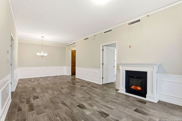 1 Towers Park Ln Apt 1007, San Antonio, TX 78209