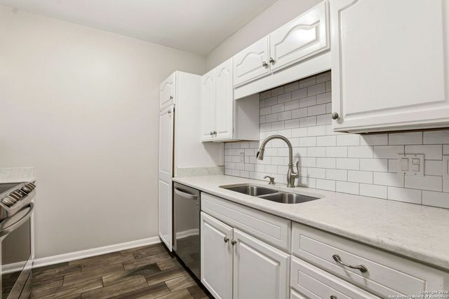 1 Towers Park Ln Apt 1007, San Antonio, TX 78209