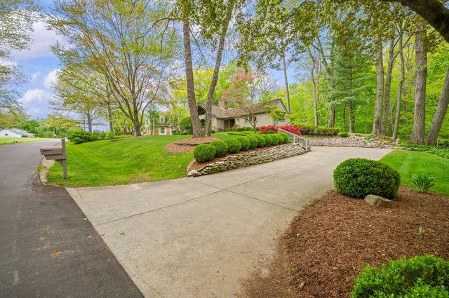 3020 Dozer Drive, St. Joseph, MI 49085