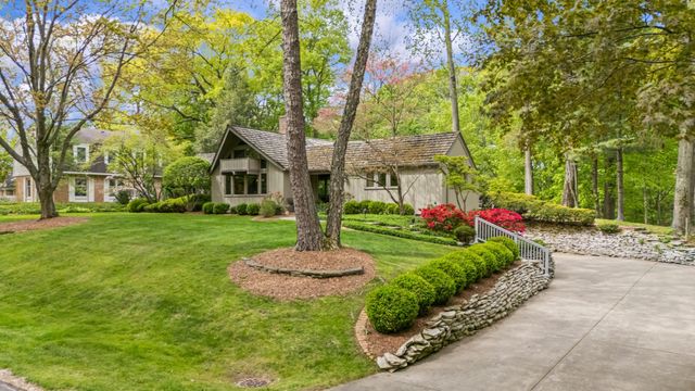 3020 Dozer Drive, St. Joseph, MI 49085