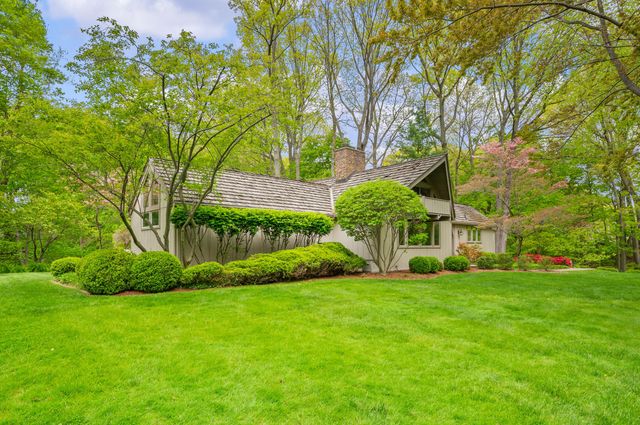 3020 Dozer Drive, St. Joseph, MI 49085