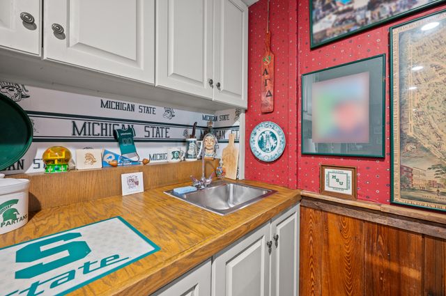 3020 Dozer Drive, St. Joseph, MI 49085