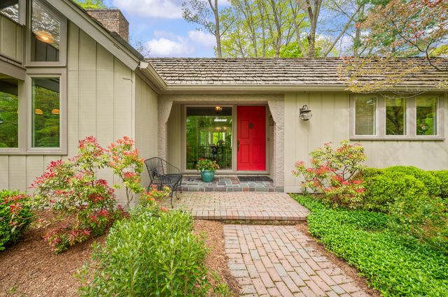 3020 Dozer Drive, St. Joseph, MI 49085