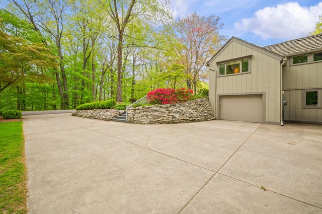 3020 Dozer Drive, St. Joseph, MI 49085