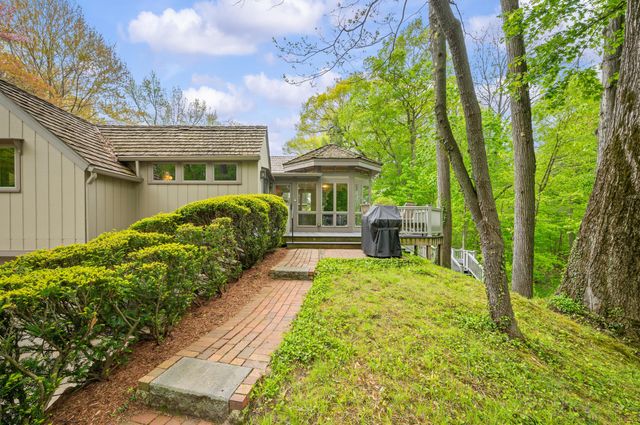 3020 Dozer Drive, St. Joseph, MI 49085