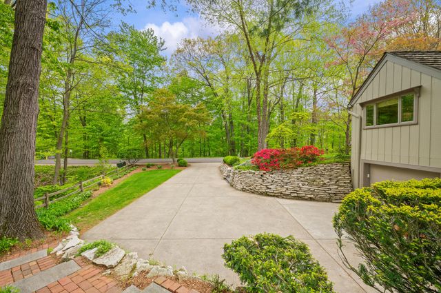 3020 Dozer Drive, St. Joseph, MI 49085
