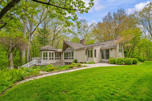 3020 Dozer Drive, St. Joseph, MI 49085