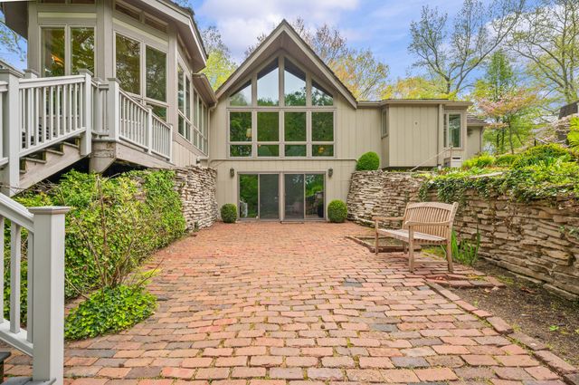3020 Dozer Drive, St. Joseph, MI 49085