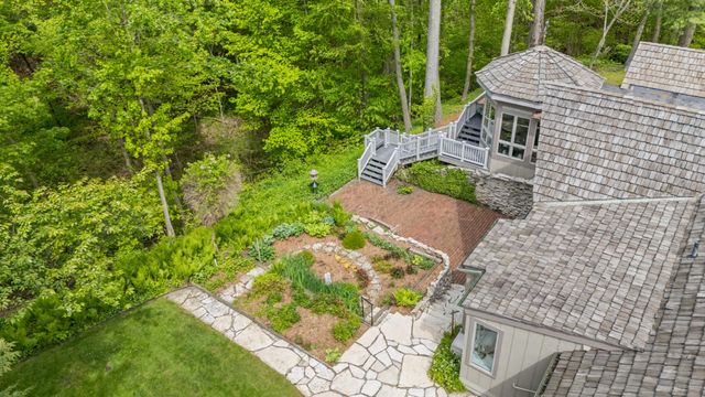 3020 Dozer Drive, St. Joseph, MI 49085