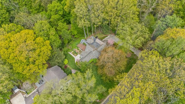 3020 Dozer Drive, St. Joseph, MI 49085