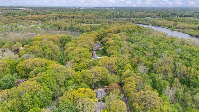 3020 Dozer Drive, St. Joseph, MI 49085