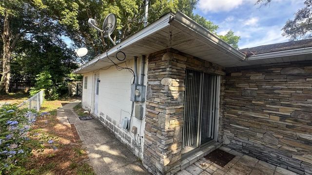 205 PINECREST ROAD, Mount Dora, FL 32757