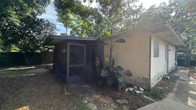 205 PINECREST ROAD, Mount Dora, FL 32757