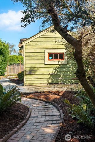 3546 SW 99TH Street, Seattle, WA 98126