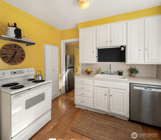 3546 SW 99TH Street, Seattle, WA 98126