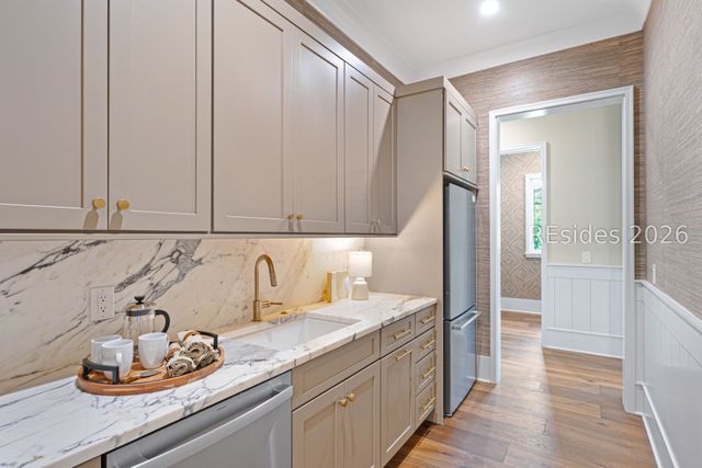 4 Plantation Dr, Hilton Head Island, SC 29928