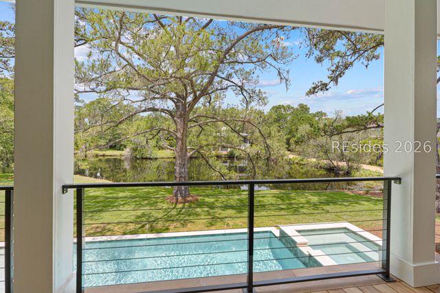 4 Plantation Dr, Hilton Head Island, SC 29928