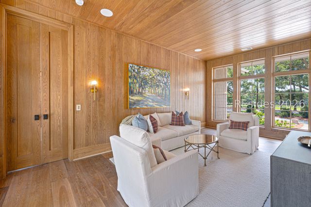 4 Plantation Dr, Hilton Head Island, SC 29928