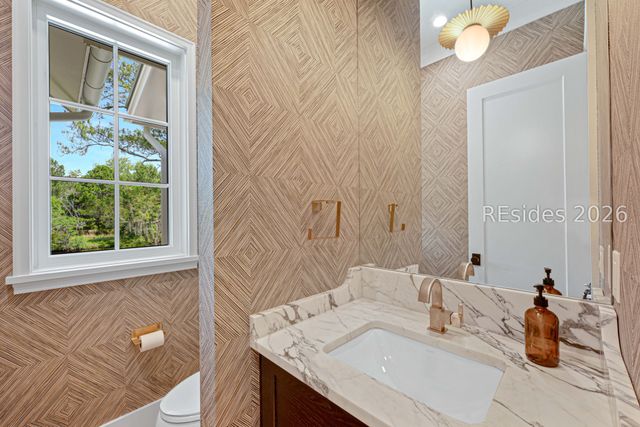 4 Plantation Dr, Hilton Head Island, SC 29928