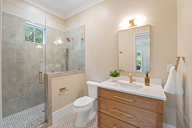 4 Plantation Dr, Hilton Head Island, SC 29928