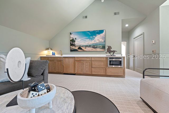 4 Plantation Dr, Hilton Head Island, SC 29928