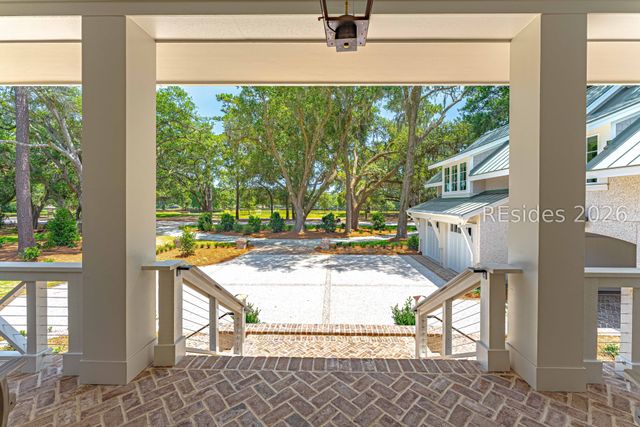 4 Plantation Dr, Hilton Head Island, SC 29928