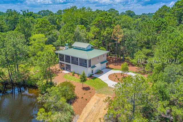 4 Plantation Dr, Hilton Head Island, SC 29928