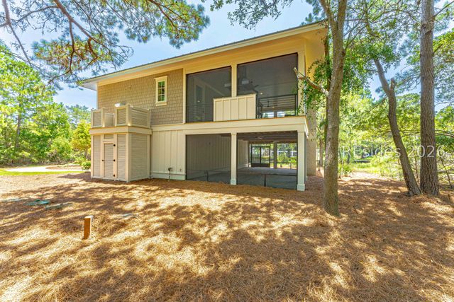 4 Plantation Dr, Hilton Head Island, SC 29928