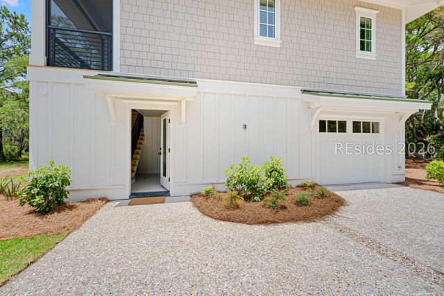 4 Plantation Dr, Hilton Head Island, SC 29928