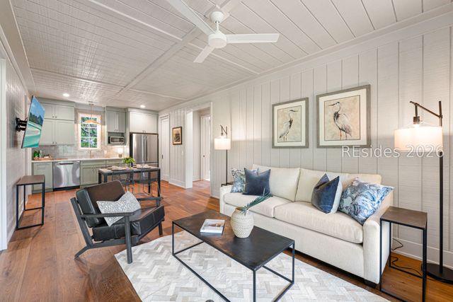 4 Plantation Dr, Hilton Head Island, SC 29928