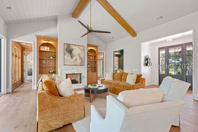 4 Plantation Dr, Hilton Head Island, SC 29928