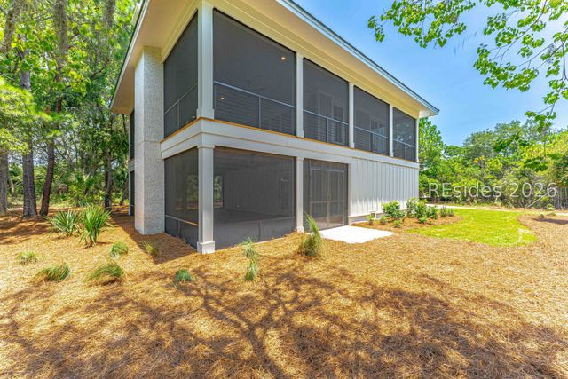 4 Plantation Dr, Hilton Head Island, SC 29928