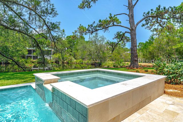 4 Plantation Dr, Hilton Head Island, SC 29928