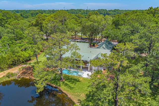 4 Plantation Dr, Hilton Head Island, SC 29928
