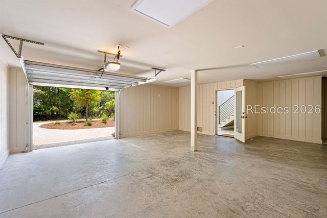 4 Plantation Dr, Hilton Head Island, SC 29928