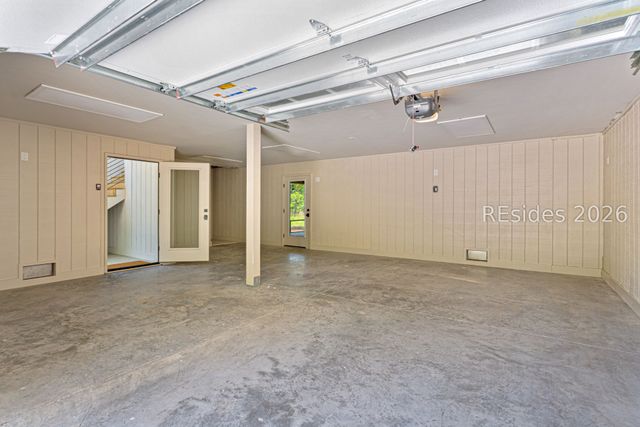 4 Plantation Dr, Hilton Head Island, SC 29928