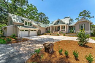 4 Plantation Dr, Hilton Head Island, SC 29928
