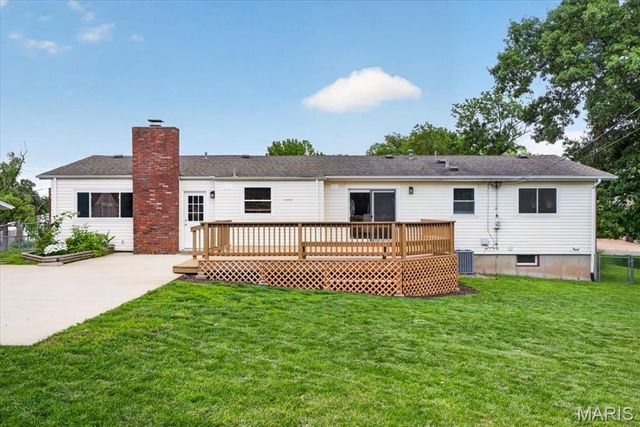 1111 Sandstone Drive, St Louis, MO 63146